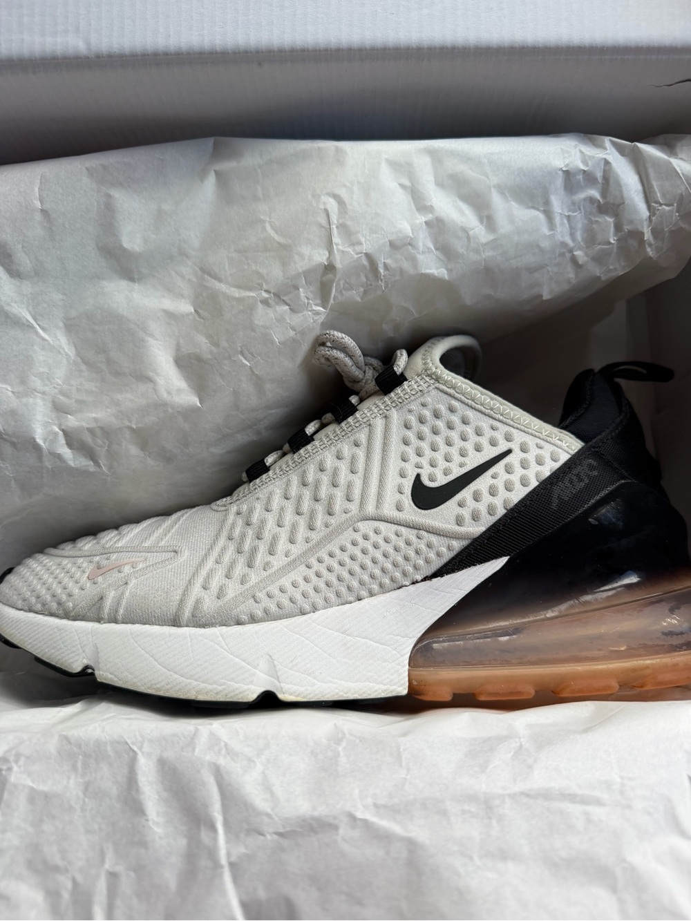Nike White and Black Air Max 270 womens size 7